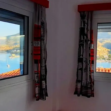 Traditional House With Sea View 